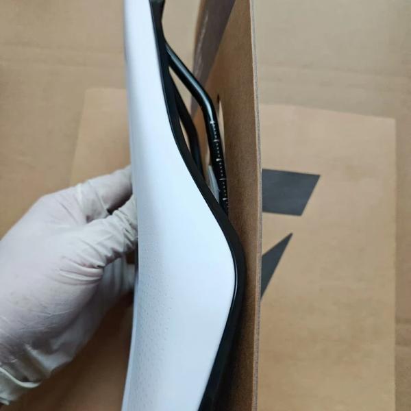 巨大な方法マウンテンバイクサドルショーツ自転車用シートバッグ中空の特別な快適さ_4