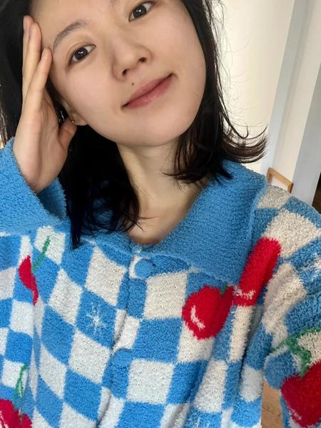 スイートチェリープリントニット長袖パジャマ女性の冬のホーム服ハーフふわふわ長ズボン 2 点セットソフトコーラル生地 スイートチェリープリントニット長袖パジャマ女性の冬のホーム服ハーフ