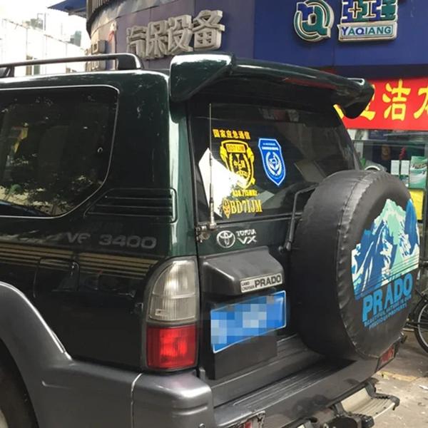 車のトランク用リアルーフスポイラー,LEDライト付きリアスポイラー,ABSプラスチック,塗装されていない色,トヨタプラドfj90 3400 車のトランク用リアルーフスポイラー,LEDライト付きリアスポイラー,ABSプラスチック,塗装されていない色,トヨタプラドfj90 3400