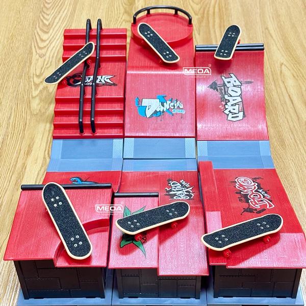 フィンガースケートパーク 10-in-1 セットプロフェッショナルテック練習デッキプラットフォームスタント DIY フィンガースケートボード組み立てランプパークキットおもちゃ_2