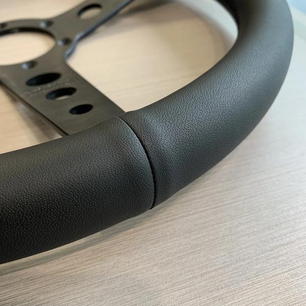 ユニバーサルレザースポーツステアリングホイール,ブラック