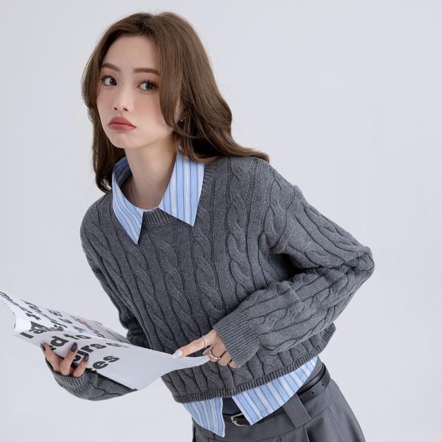 トップス ニット セーター 長袖 レディース ショート丈 お洒落 オシャレ 大人可愛い かわいい シンプル カジュアル ラフ こなれ感 無地 グレー 灰色 脚長 美脚 クール かっこいい 知的 美人 映え SNS シック お出かけ 買い物 ショッピング 20代 30代 40代 春 秋 冬 着回しの通販は