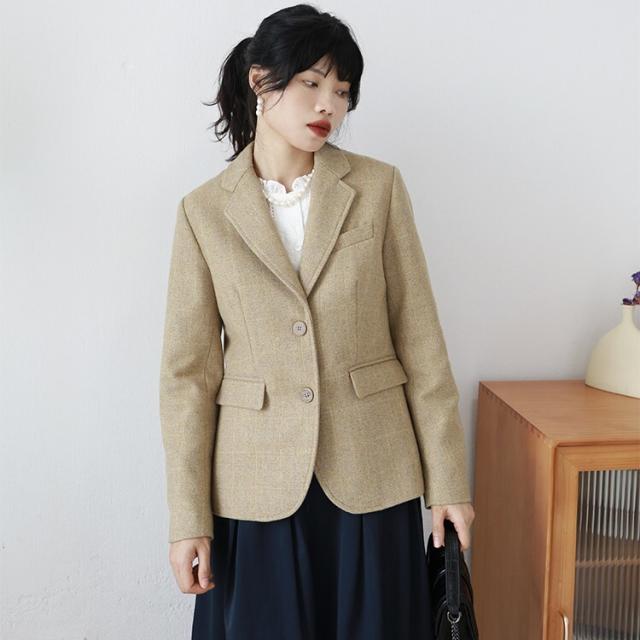 ジャケット レディース アウター テーラードジャケット S M L イエロー ベージュ 大人カラー くすみカラー ニュアンスカラー 秋カラー 秋 冬 長袖 テーラード フロントボタン ポケット ミディ丈 ショート丈 ストレート ママ フェミニン ナチュラル カジュアル きれいめ