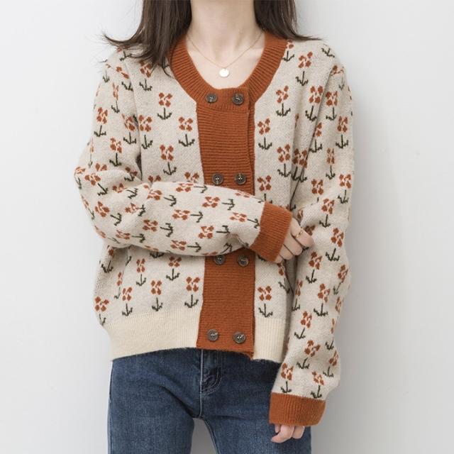 トップス ニット カーディガン 花柄 長袖 レディース ゆったり 前開き 小花 フラワー ボタン シンプル カジュアル ラフ 総柄 ベージュ ブラウン 茶色 くすみカラー ルーズ ゆる リラックス 休日 お出かけ 公園 体型カバー 着痩せ 細見え 20代 30代 40代 50代 60代 春 秋 冬の通販は