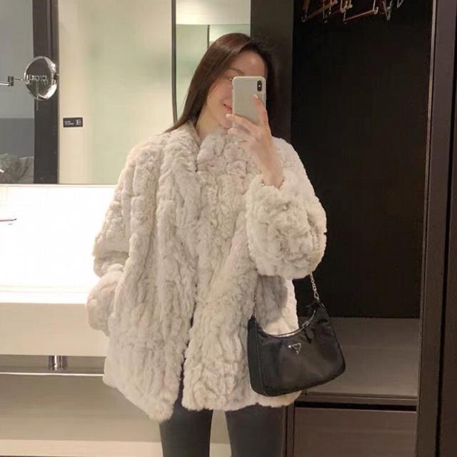 ファージャケット レディース アウター ブルゾン ジャケット コート ボア ファー ボアジャケット ファーブルゾン ボアブルゾン もこもこ S M L アプリコット 大人カラー くすみカラー ニュアンスカラー 冬 防寒 厚手 あったか ゆったり ゆる ルーズ 体型カバー ボリューミーの通販は 6,980円