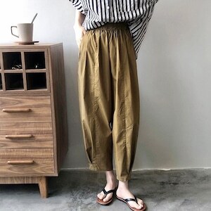 ボトムス レディース テーパードパンツ 9分丈 九分丈 タック ギャザー ジョガーパンツ サーカスパンツ 大人可愛い カジュアル シンプル おしゃれ お洒落 かっこいい シック 大人女子 こなれ感 ラフ メンズライク 存在感 抜け感 M L キャメル ブラック 黒 マスタード 無地 春の通販は