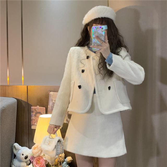 セットアップ スーツ ジャケット ショートコート ミニスカート クロップド丈 長袖 ノーカラー 襟なし 台形スカート ポケット ダブルブレスト ボタン 起毛 ツーピース 上下セット 2点セット かわいい きれいめ 上品 おしゃれ お洒落 こなれ感 キュート ガーリー ラブリー セットアップ スーツ ジャケット ショートコート ミニスカート