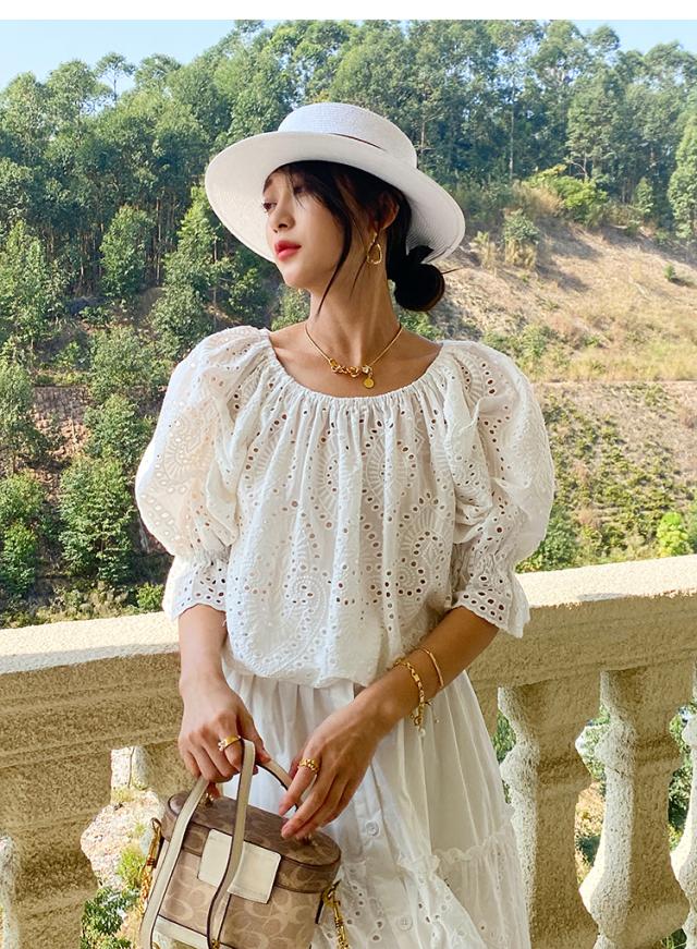 刺繍入りホワイトロングスカート ロングスカート 刺繍デザイン ボタン