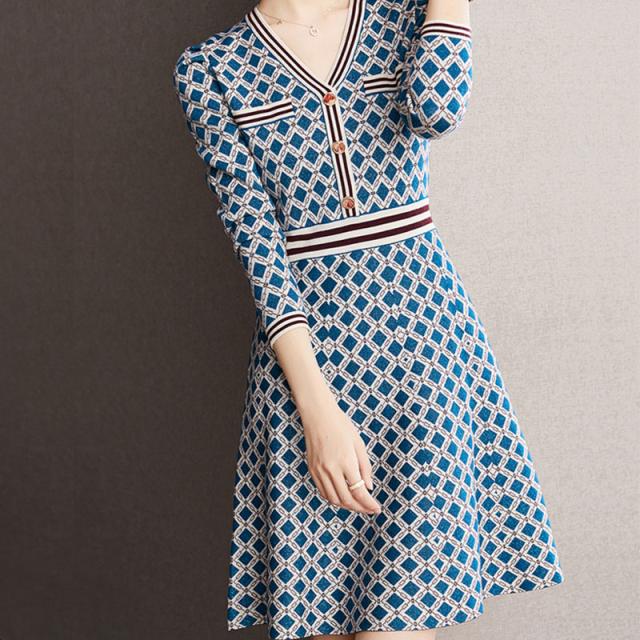 ニットドレス スカート ドレス ニットスカート 膝上 7分袖 七分袖 長袖 Vネック Aライン ミドルウエスト ビスコース ポリアミド 大人可愛い きれいめ 大人 上品 おしゃれ お洒落 レトロ 大人可愛い 大人女子 エレガント 格子柄 秋 誕生日 二次会 披露宴 お呼ばれ 20代 30代