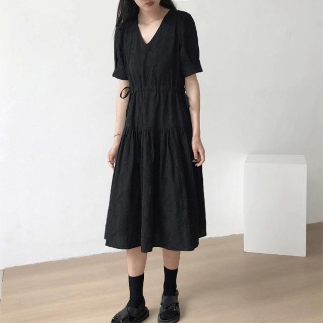 ワンピース フレアワンピース ティアードワンピース マキシ マキシ丈 袖あり 半袖 Vネック 襟なし セミフレア Aライン リボン ウエストマーク ウエストリボン かわいい 大人可愛い カジュアル おしゃれ お洒落 こなれ感 ラフ 個性的 クール モード系 モダン 無地 レディース