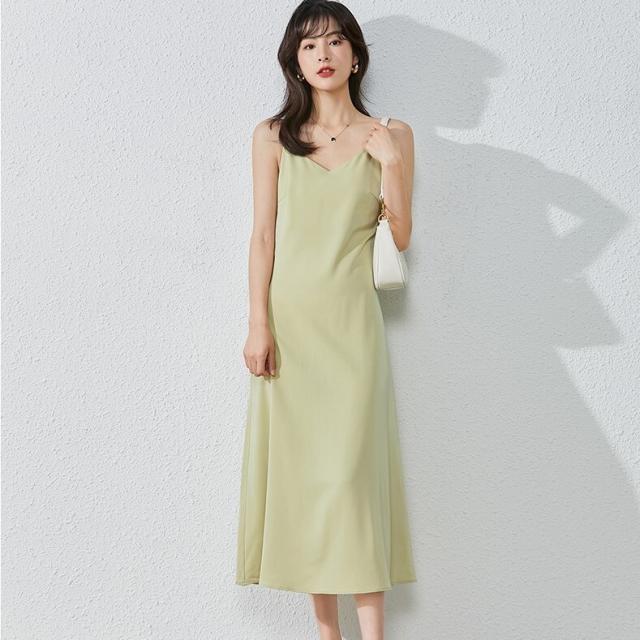 ワンピース キャミソール ミモレ丈 大人可愛い きれいめ シンプル 上品 おしゃれ 大人女子 セクシー 無地 春 夏 秋 20代 30代 40代 レディース 女性用 OL 通勤 デート お出かけ パーティー ホテル レストラン 着回し ファッション コーデ スタイル サイズ S M L