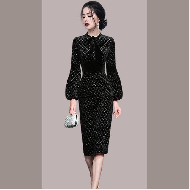 秋冬 ベルベット ドレス プルオーバー ミディスカート ワンピドレス ミドル丈 袖あり 長袖 ラウンドネック 襟なし スリム タイト 細身 レギュラー プリーツ ファスナー ハイウエスト ポリエステル 異素材MIX 大人 お洒落 エキゾチック 大人女子 キュート エレガント 無地 秋