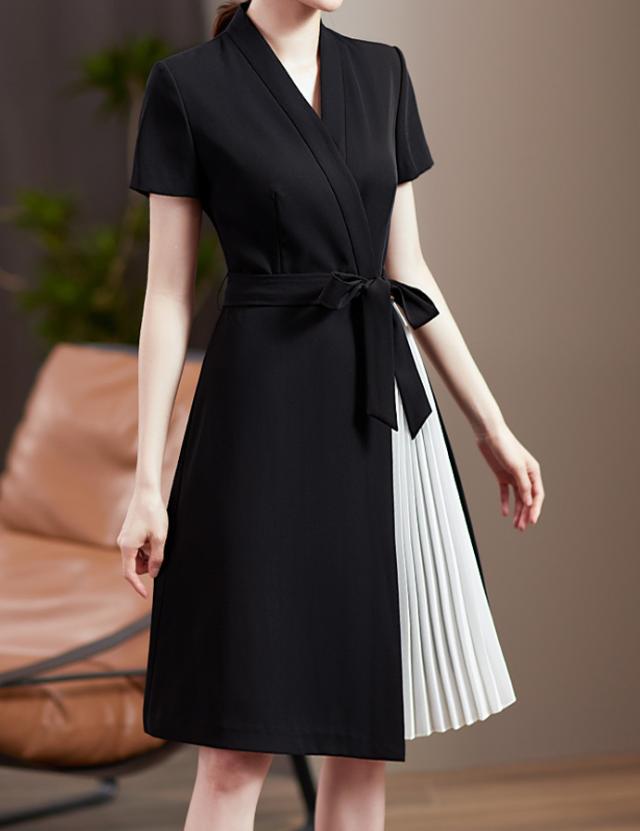 夏 エレガント プリーツドレス ワンピース ワンピドレス ミディアム丈 袖あり 半袖 Vネック 襟なし スリム 細身 Aライン レギュラー ふわふわ 透け感 ミドルウエスト タイプＡ ポリエステル 薄手 異素材MIX ポリウレタン 大人可愛い きれいめ カジュアル 大人 お洒落