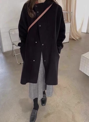 アウター コート 上着 膝上 袖あり 長袖 ドロップショルダー ワイド フード付き ポケット 前開き ウール かわいい 大人可愛い きれいめ シンプル カジュアル おしゃれ お洒落 大人女子 こなれ感 ラフ ルーズ 主役級 存在感 抜け感 無地 秋 冬 10代 20代 30代 40代 50代 60代の通販は