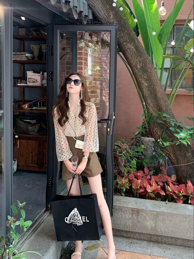 トップス 袖あり  シフォン 透け感 シースルー 薄手 かわいい 大人可愛い きれいめ シンプル カジュアル 大人 上品 おしゃれ お洒落 かっこいい 大人可愛い 大人女子 こなれ感 メンズライク マニッシュ ラブリー キュート ガーリー クール モード系 ドット 春 夏 誕生日 トップス 袖あり シフォン 透け感 シースルー 薄手 かわいい 大人