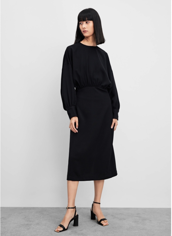 タイトワンピース ワンピドレス 膝下 ミモレ丈 袖あり 長袖 ボリューム袖 ドルマンスリーブ 襟なし スリム タイト ウエストマーク シンプル 大人 上品 かっこいい クール モード系 無地 秋 冬 デート お出かけ 黒 ブラック タイトワンピース ワンピドレス 膝下 ミモレ丈 袖あり 長袖 ボリューム