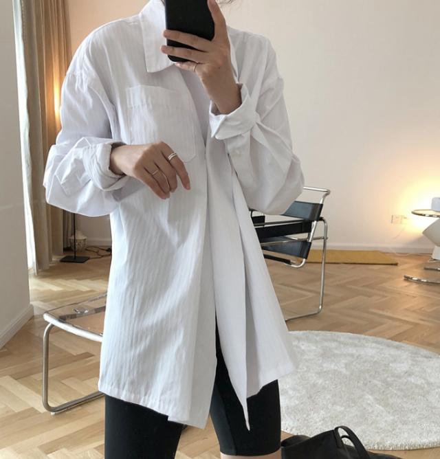白シャツ 長袖 襟付き きれいめ シンプル カジュアル かっこいい こなれ感 ラフ メンズライク ボーイッシュ 無地 オールシーズン ビジネス OL お出かけ 着回し 重ね着 大きめ ゆる ホワイト 白シャツ 長袖 襟付き きれいめ シンプル カジュアル かっこいい