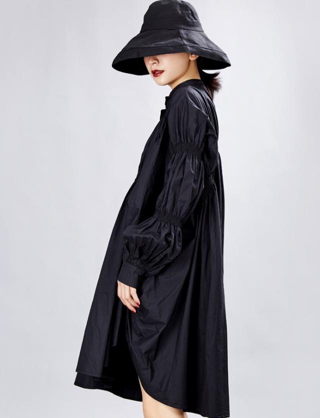 シャツワンピース ショート丈 膝上 長袖 ホルンスリーブ Vネック スタンドカラー セミフレア Aライン 切り替えデザイン おしゃれ かっこいい こなれ感 個性的 モード系 無地 春 秋 冬 デート お出かけ 休日 着回し 普段使い 重ね着 ブラック ブルー シャツワンピース ショート丈 膝上 長袖 ホルンスリーブ Vネック