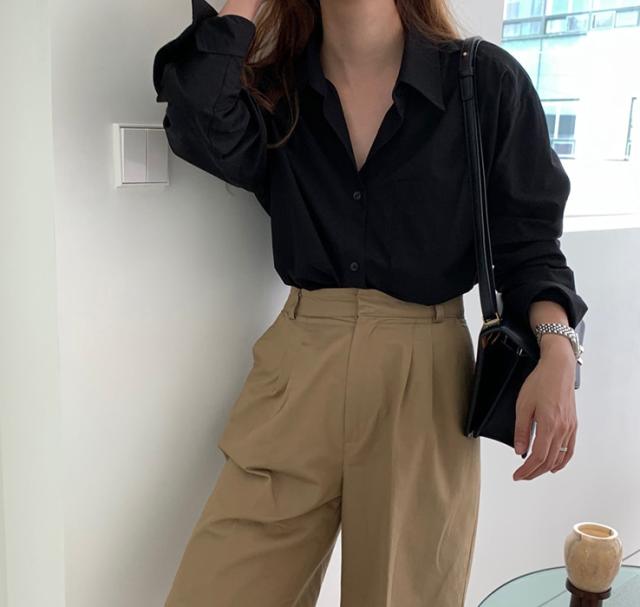 シャツ 長袖 襟付き 綿 シンプル カジュアル かっこいい こなれ感 ラフ メンズライク ボーイッシュ クール 無地 春 秋 冬 ビジネス OL お出かけ 休日 着回し 普段使い 重ね着 ブラック シャツ 長袖 襟付き 綿 シンプル カジュアル かっこいい こなれ感 ラフ