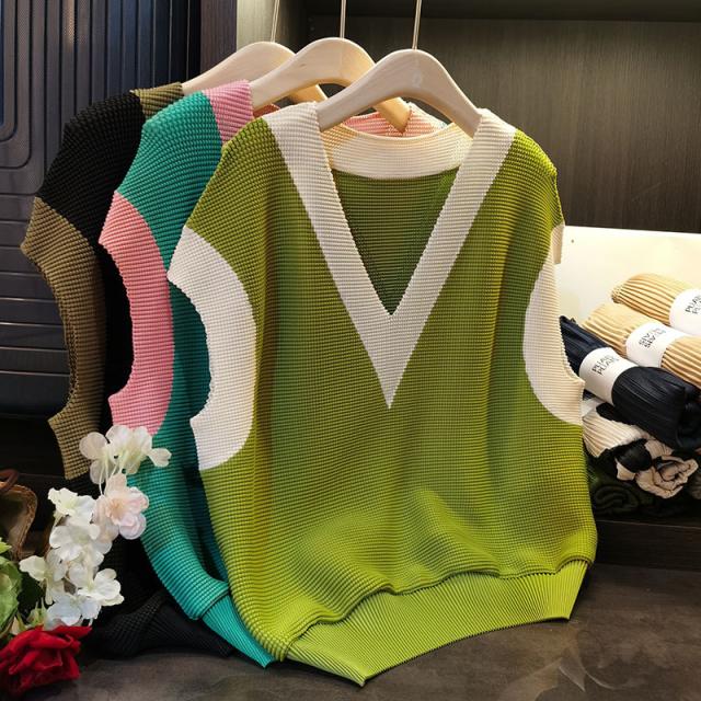 トップス ベスト 袖なし ノースリーブ Vネック 襟なし 厚手 かわいい シンプル カジュアル おしゃれ お洒落 レトロ こなれ感 ラフ マニッシュ キュート ガーリー 無地 春 秋 冬 10代 20代 レディース 女性用 女の子 学生 通学 デート お出かけ お泊まり 休日 イベント 旅行の通販は