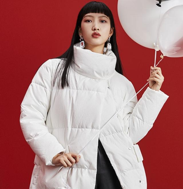 コート ジャケット シャンパー ダウンジャケット ロング丈 長袖 ハイネック 厚手 大人可愛い きれいめ シンプル カジュアル おしゃれ お洒落 かっこいい 存在感 無地 冬 10代 20代 30代 40代 レディース 女性用 女の子 お出かけ お泊まり 休日 アウトドア イベント リゾート