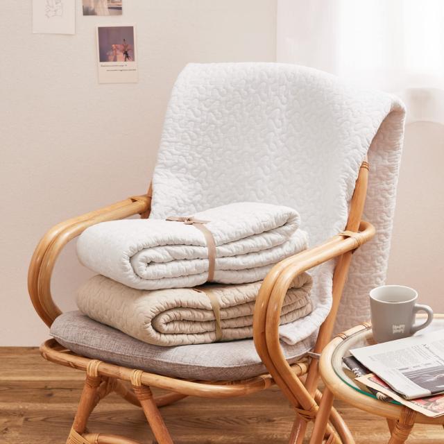 萩原 キルトラグ アイボリー 約190×190cm 「デコール」 ラグ マルチカバー イブル 洗濯機で洗える 滑りにくい加工付きの通販は