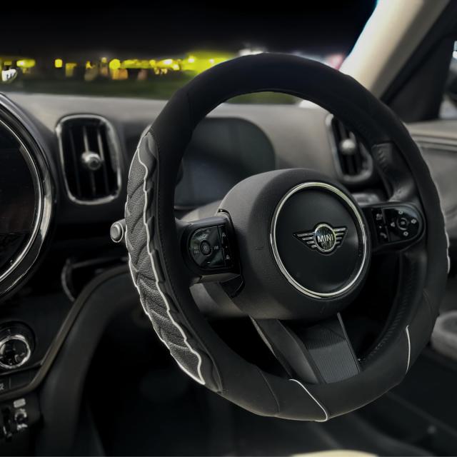 The ZERO 車 ハンドルカバー ステアリングカバー 事故防止 滑らない