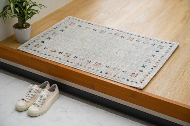 イケヒコ マット 玄関 屋内 屋外 輸入 マイア ナチュラル 約70×120cm 長方形 トルコ製 ウィルトン織り 民族調 エスニック シンプル 抗菌の通販は