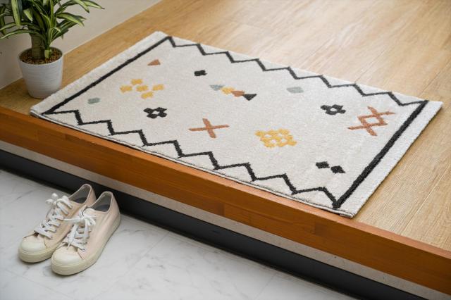 イケヒコ マット 玄関 屋内 屋外 輸入 ネカル アイボリー 約70×120cm 長方形 トルコ製 ウィルトン織り 民族調 エスニック モダン シンプの通販は 6,394円