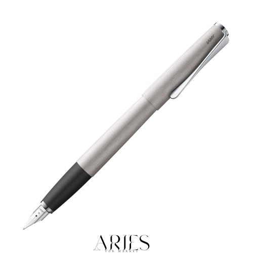 LAMY（ラミー） studio マットブラッシュ 万年筆 - エレガントなメタルボディの万年筆 - スチールニブのペン先（部分的にプラチナメッキ