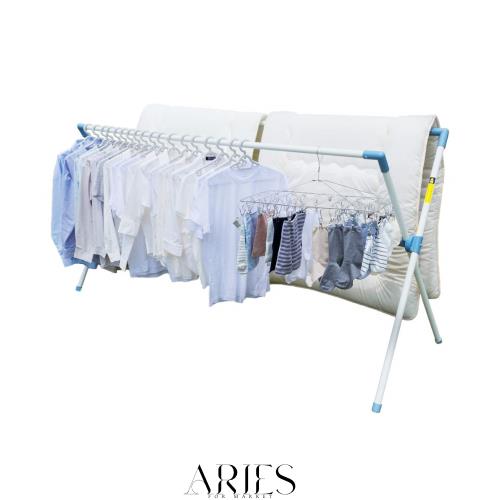 アイリスオーヤマ 洗濯物干し 布団干し としても使えるタイプ 布団が4枚干すこと可能 伸縮タイプ 折りたたみ可能でコンパクトに収納でき