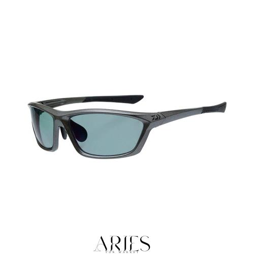 ダイワ ポリカーボネイト変色調光偏光グラス ガンメタ/ライトグレー DN-4216H