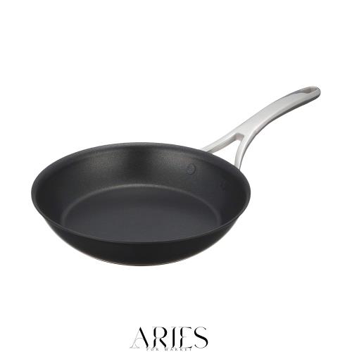 マイヤー(Meyer) フライパン 24cm アルミニウム合金 ふっ素樹脂加工 IH対応 硬質アルマイト「アナロンルクス」 【国内正規品】 AC3-P24の通販は 16,098円