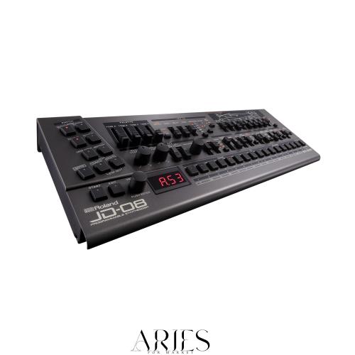 ローランド Roland サウンドモジュール JD-08 Sound Module JD-800のサウンドとふるまい バッテリー駆動 ポータブル スピーカー搭載