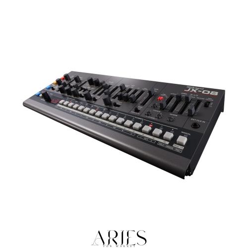ローランド ROLAND シンセサイザー JX-08 JX-8Pサウンドを本格的に再現 バッテリー駆動可 ポータブル スピーカー搭載