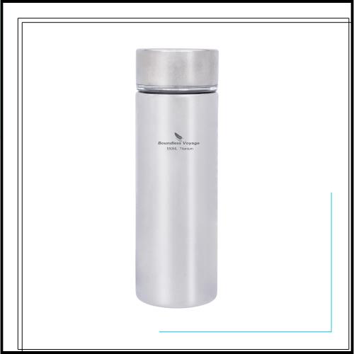 Boundless Voyage チタンボトル 水筒 550ml 真空断熱ボトル 保温保冷 コーヒーマグボトル 軽量 丈夫 学校 オフィス 旅行 アウトドア キャ