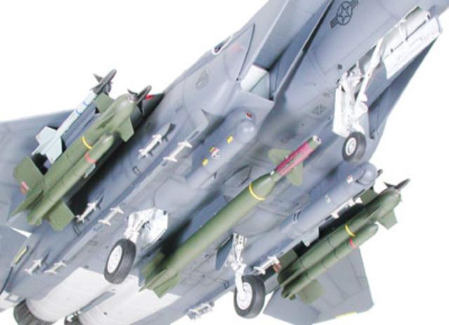 タミヤ(TAMIYA) 1/32 エアークラフトシリーズ No.12 アメリカ空軍 ボーイング F-15E ストライクイーグル バンカーバスター プラモデル 60_6