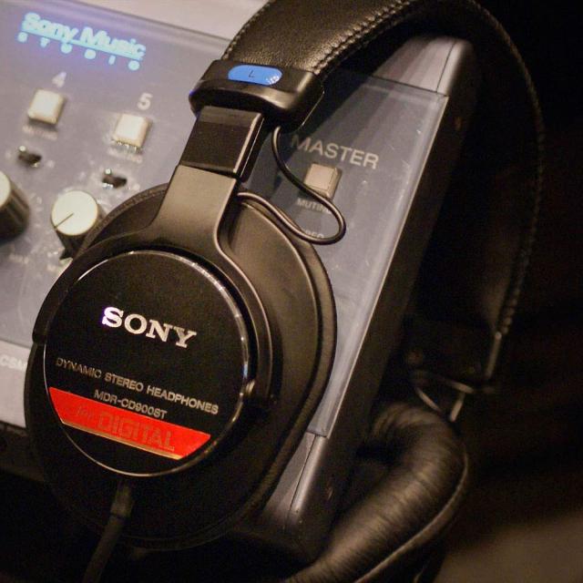 SONY 有線 密閉型スタジオモニターヘッドホン 黒 MDR-CD900ST