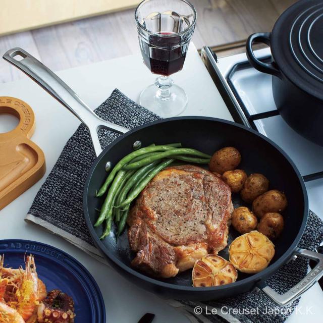 ル・クルーゼ(Le Creuset) TNS シャロー フライパン 28cm ガス IH オーブン 対応 シリコンハンドル【日本正規販売品】_1