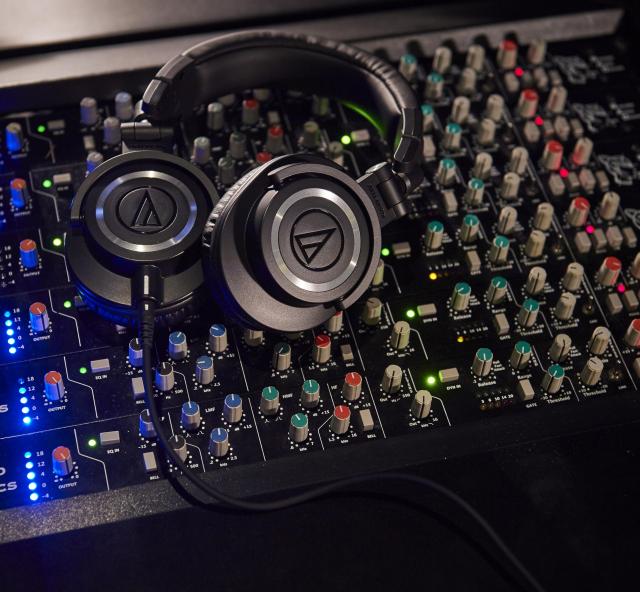 オーディオテクニカ ATH-M50x プロフェッショナルモニターヘッドホン 有線 DTM レコーディング ミックス マスタリング DJ 宅録 【国内正_6