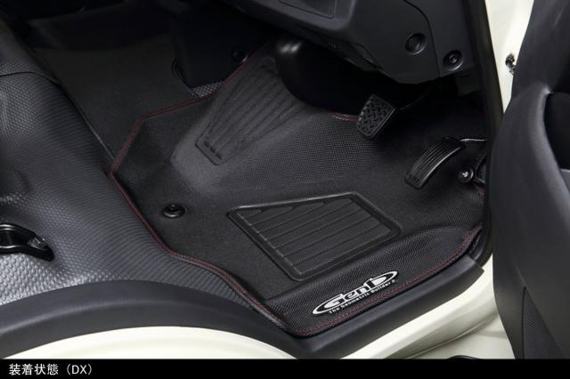 Genb(玄武) ハイエース TRH/KDH200系 標準ボディ コンフォートマット Red Stitch [フロントセット] OMF01RH_2