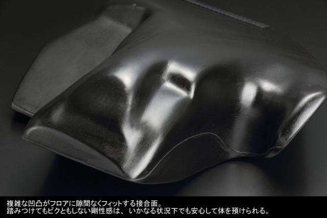 Genb(玄武) ハイエース TRH/KDH200系 標準ボディ コンフォートマット Red Stitch [フロントセット] OMF01RH_6