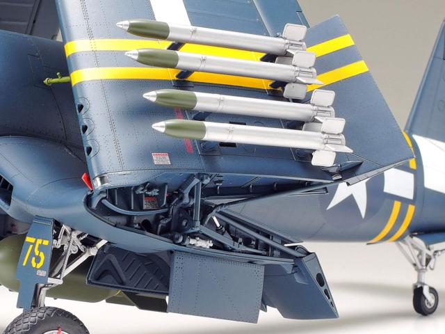 タミヤ 1/32 大気圏手工芸品続きもの No.27 亜米利加米国海軍 ヴォート F4U-1D コルセア プラモデル 60327