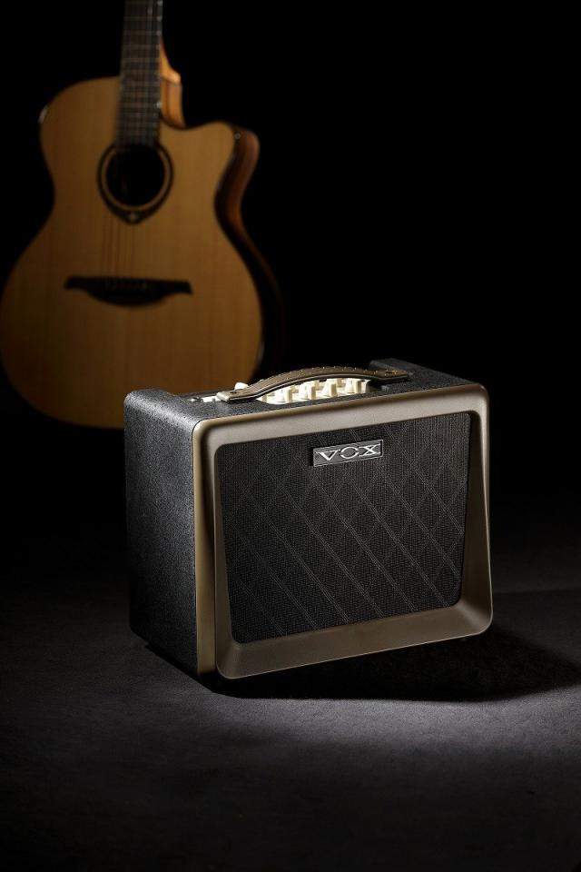 VOX Nutube搭載 アコースティックギターアンプ VX50 AG コンパクト 軽量設計 50Wの大出力 自宅練習 スタジオ ステージに最適 マイク入力_4