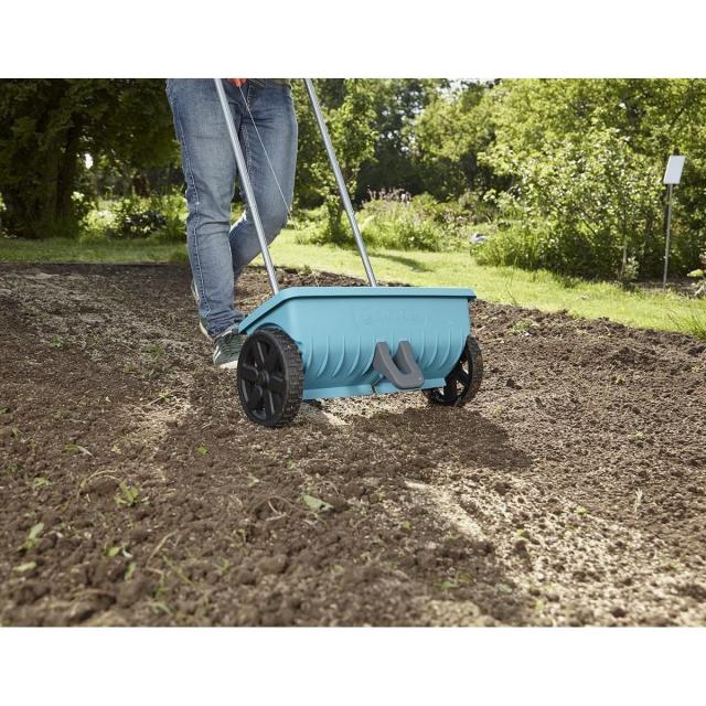 GARDENA(ガルデナ) 散布機 Lサイズ 容量12.5L 散布幅45cm 【融雪剤・肥料・砂の散布用】【均等な散布に最適】【ドイツのガーデニングブラ_6