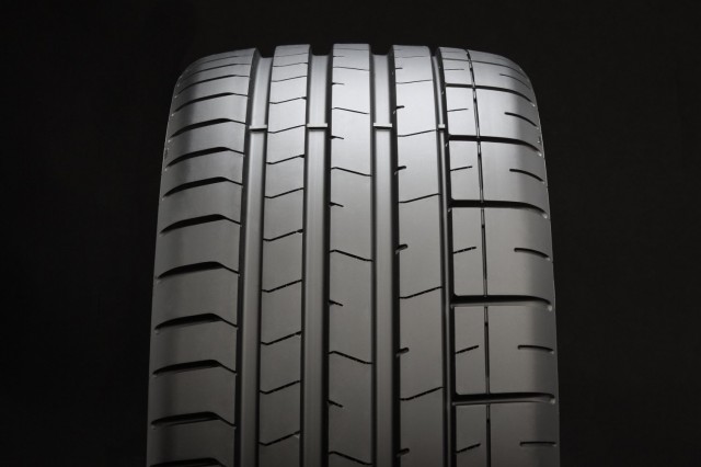 【交換サービス対象】 PIRELLI(ピレリ) サマー 305/30ZR20 P-ZERO (PZ4) 103Y XL S.C. (AO) アウディ承認 タイヤのみ・ホイールなし 1本 