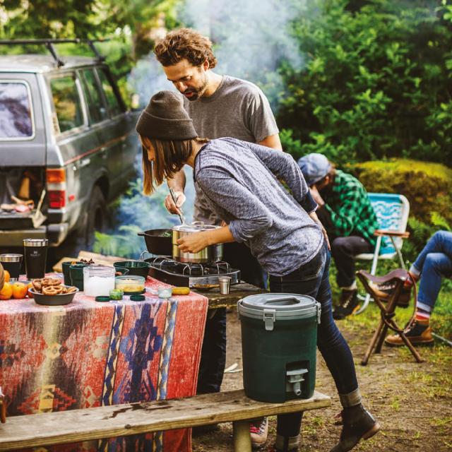 STANLEY(スタンレー) ウォータージャグ 7.5L ホワイト 保冷 頑丈 水分補給 氷入れ スポーツ アウトドア キャンプ 釣り レジャー 保証 019