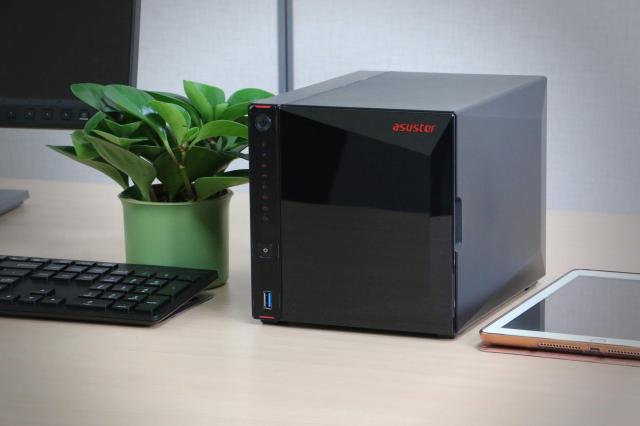 ASUSTOR ASUS子会社 NAS キット 4ベイ AS5304T Nimbustor 4 intel
