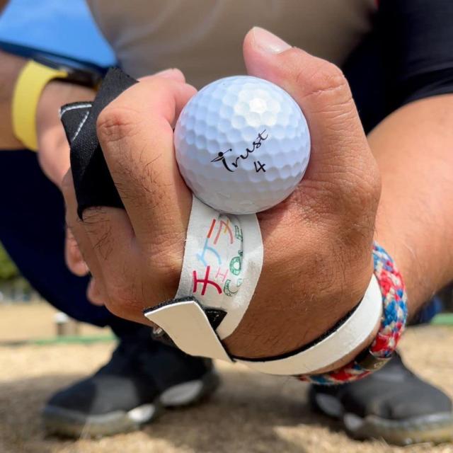 TrustトラストゴルフボールBison Soft 飛ぶ 曲がらない 止まるウレタンカバー3ピースリアクティブコア(ツアー系) 4ダース(48個入り) ホワ TrustトラストゴルフボールBison Soft 飛ぶ 曲がらない 止まるウレタン