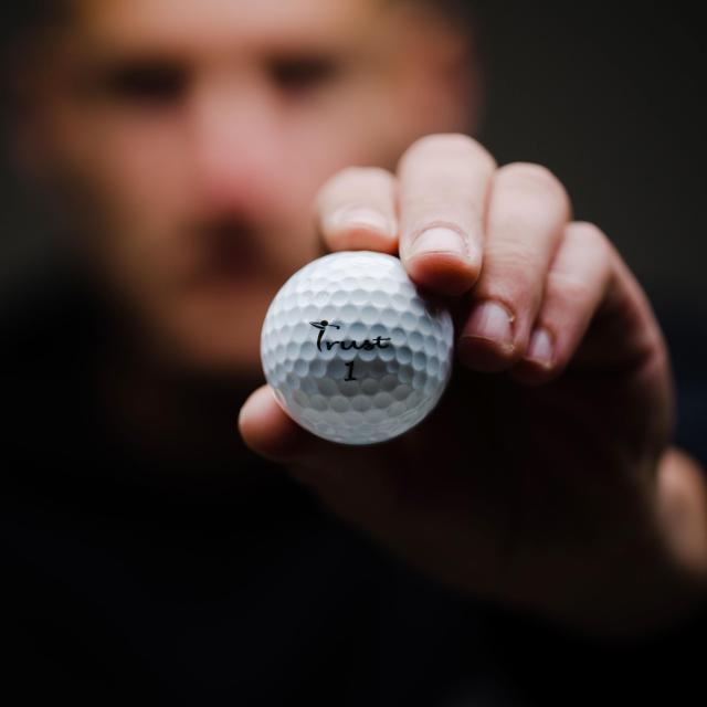 TrustトラストゴルフボールBison Soft 飛ぶ 曲がらない 止まるウレタン